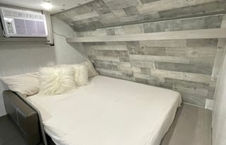 2022 Dutchmen RV Coleman 17B