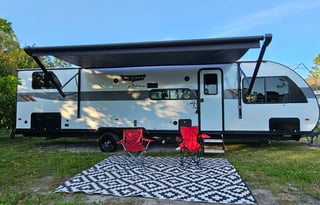 2024 Wildwood X-Lite 273QBXL