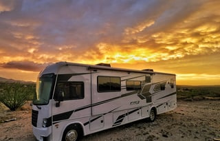 2022 FR3 34DS Class-A(Gas) Sleeps Up to 8 + Tent
