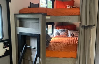 Happy Campers RV Rental/ Private WIFI