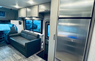 Fully Stocked, Sleeps 8, Super Clean & Comfy!