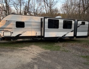 EAST TO WEST Della Terra 312BH