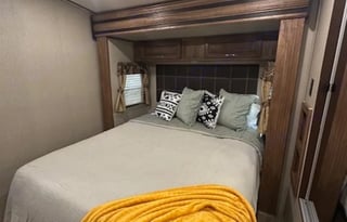 2018 Keystone RV Laredo - so much room!!!
