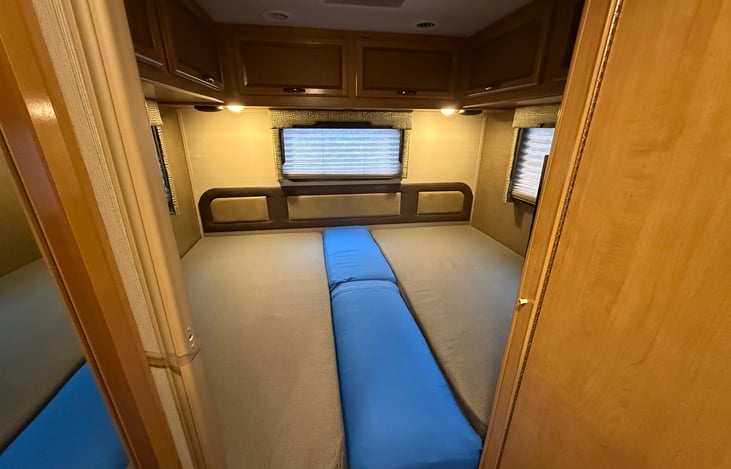 Master bedroom can be configured as a single King bed or as 2 twin beds as seen in next photo.