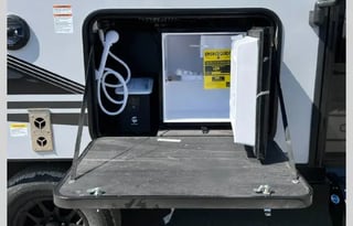 Bunkhouse RV Rental | Sleeps 8 | Outdoor Kitchen