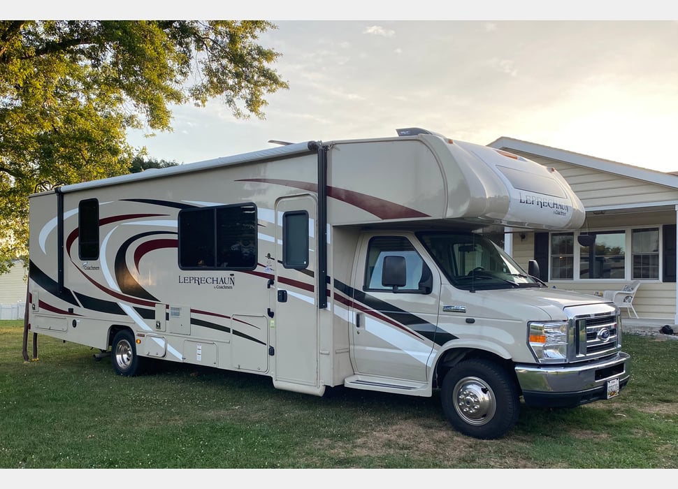 Class C Motor Home rentals in Rosedale