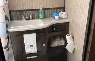 2018 Ultra Lite Shadow Cruiser 280QBS