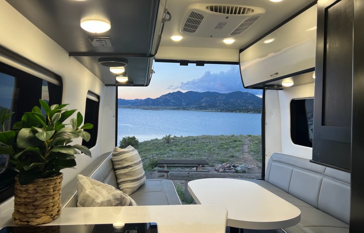 Dinner with a view 🥘