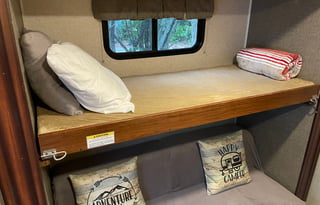 2016 Mallard M33 *2 AC’s* Bunk House and Master