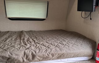 Travel Trailer (2021)  - 19 feet - sleeps 5
