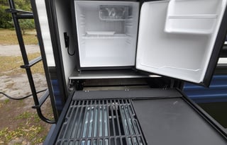 Holidays are here Book early 3 ACs, 2 Bathrooms!!!