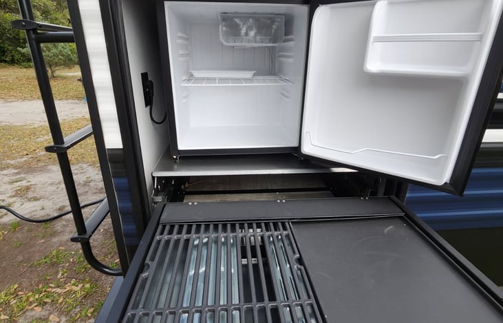 Outside grill/ griddle combo