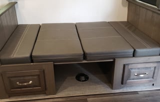 King Master, Fully Loaded Luxury, Turn-Key Ready!