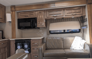 Family Adventure on Wheels 2019 Jayco Greyhawk