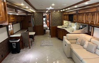 2012 Tiffin Phaeton HAL724