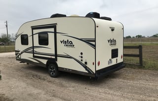 Couples Getaway,  2019 Vista cruiser 19CSK