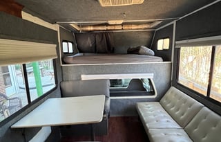 Four Winds 23P - Rare F-Series RV, All Essentials!