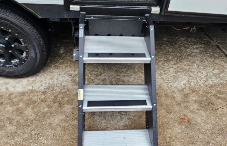 Sturdy entrance stairs.