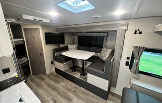 2022 Catalina Summit Series 7 184BHS DELIVERY ONLY