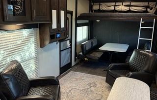 2019 Cruiser Stryker ST-2916 w/paddle boards!