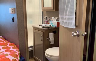 Angie and Eddie's THOR 4 WINDS Class C