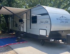 EAST TO WEST Della Terra 27 K2D