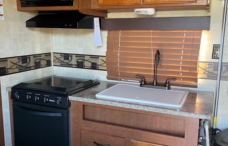 Stove, sink, microwave