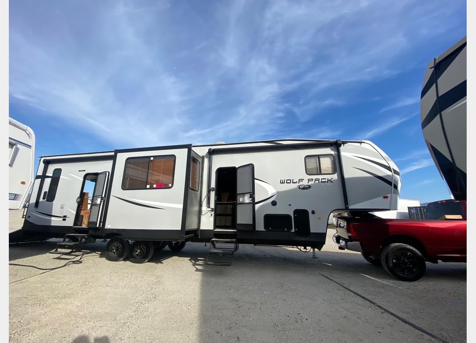 Fifth Wheel rentals in Los Angeles