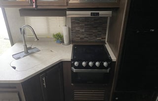 Forest River RV Cherokee Grey Wolf 27rr Toy Hauler