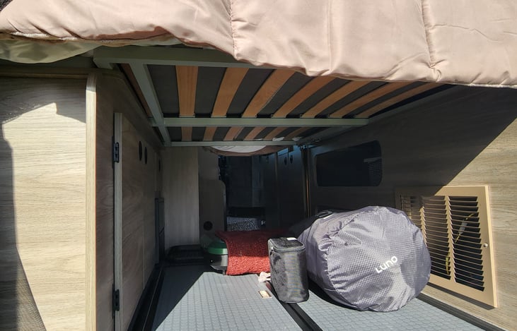 "Garage" - storage under murphy bed.