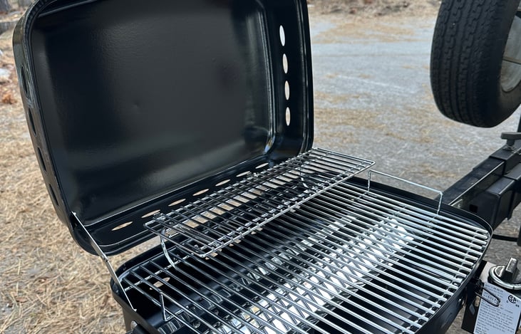 Outdoor propane grill