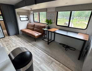 Prime Time RV Tracer 31BHD