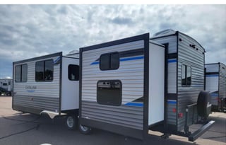 2022 Coachmen Sleeps 10!