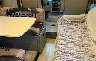 Thor Motor Coach Vegas 27.7 Class A