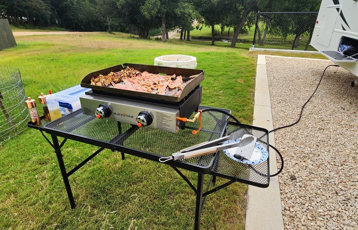 This is the blackstone set up, it has a quick connect, so its easy to set up.