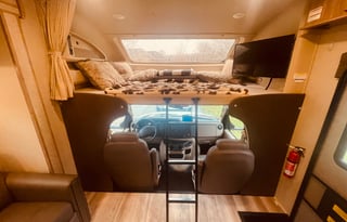 2020 Entegra Odyssey 32' Near Ohio Parks