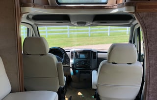 2014 Itasca Navion 24J