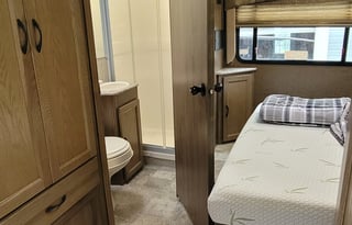 2017 Coachmen RV Freelander 26RS Ford 350