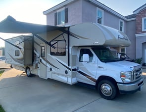 Thor Motor Coach Four Winds 30D