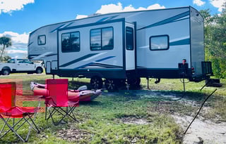 2022 Cherokee Arctic Wolf Fifth-wheel