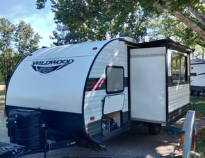 Forest River RV Wildwood FSX 178BHS