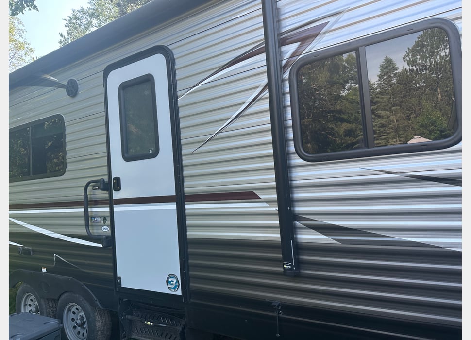 Travel Trailer rentals in Burton