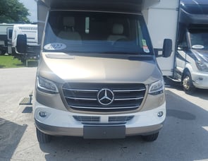 Winnebago Navion 24J