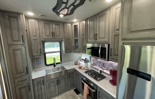 Summer RV Retreat - Luxury Living