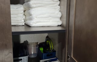 The Rolling Cabin, Sleeps 4 (Free insurance)