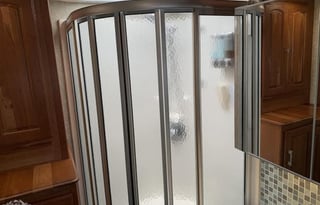 Fully Loaded Winnebago Tour bus 40'