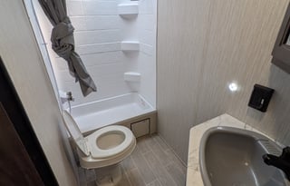 2021 Forest River 28DT – Sleeps 9!