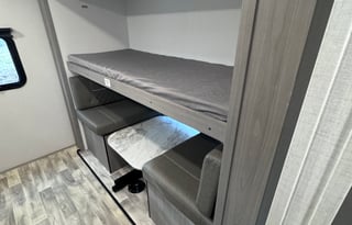 Dutchman Kodiak Ultimate RV