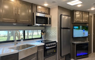 2022 Coachmen RV Mirada 35ES