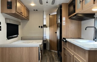 2024 New Forest River Prime Time Avenger Sleeps 6